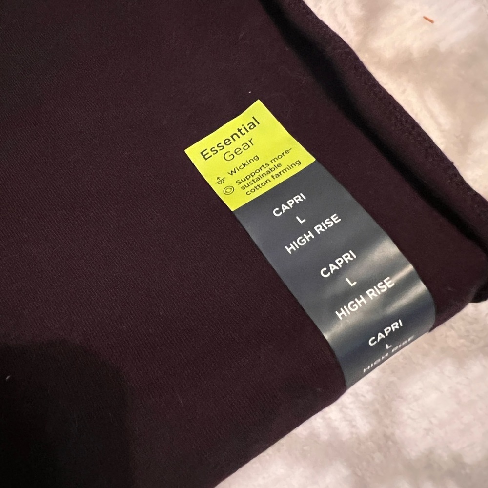 Tek Gear High Rise Essential Gear Capri, NWT, Size L
